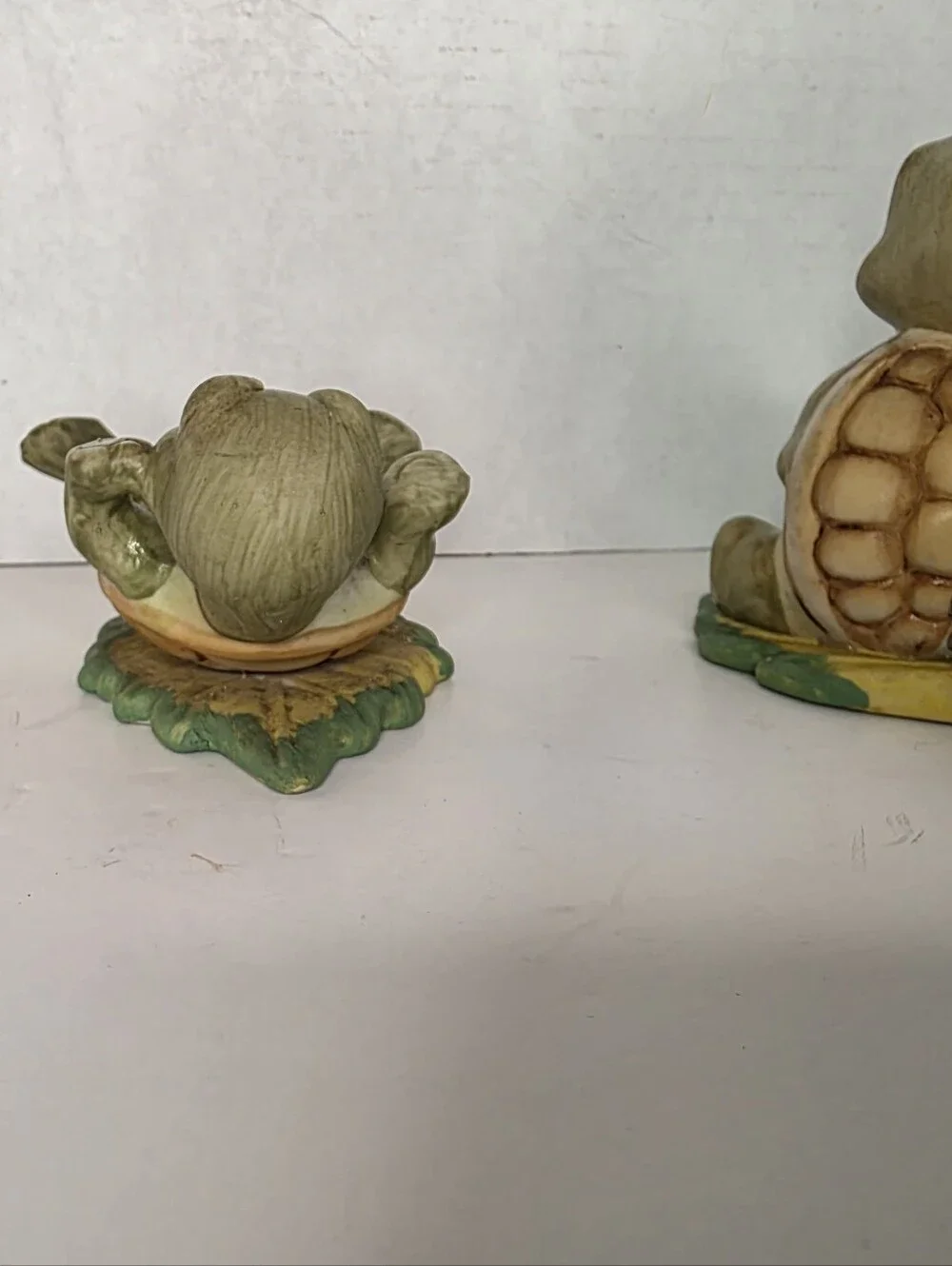 Homco Vintage Turtle Figurines on Leaf #1123 Set of 2 Anthropomorphic